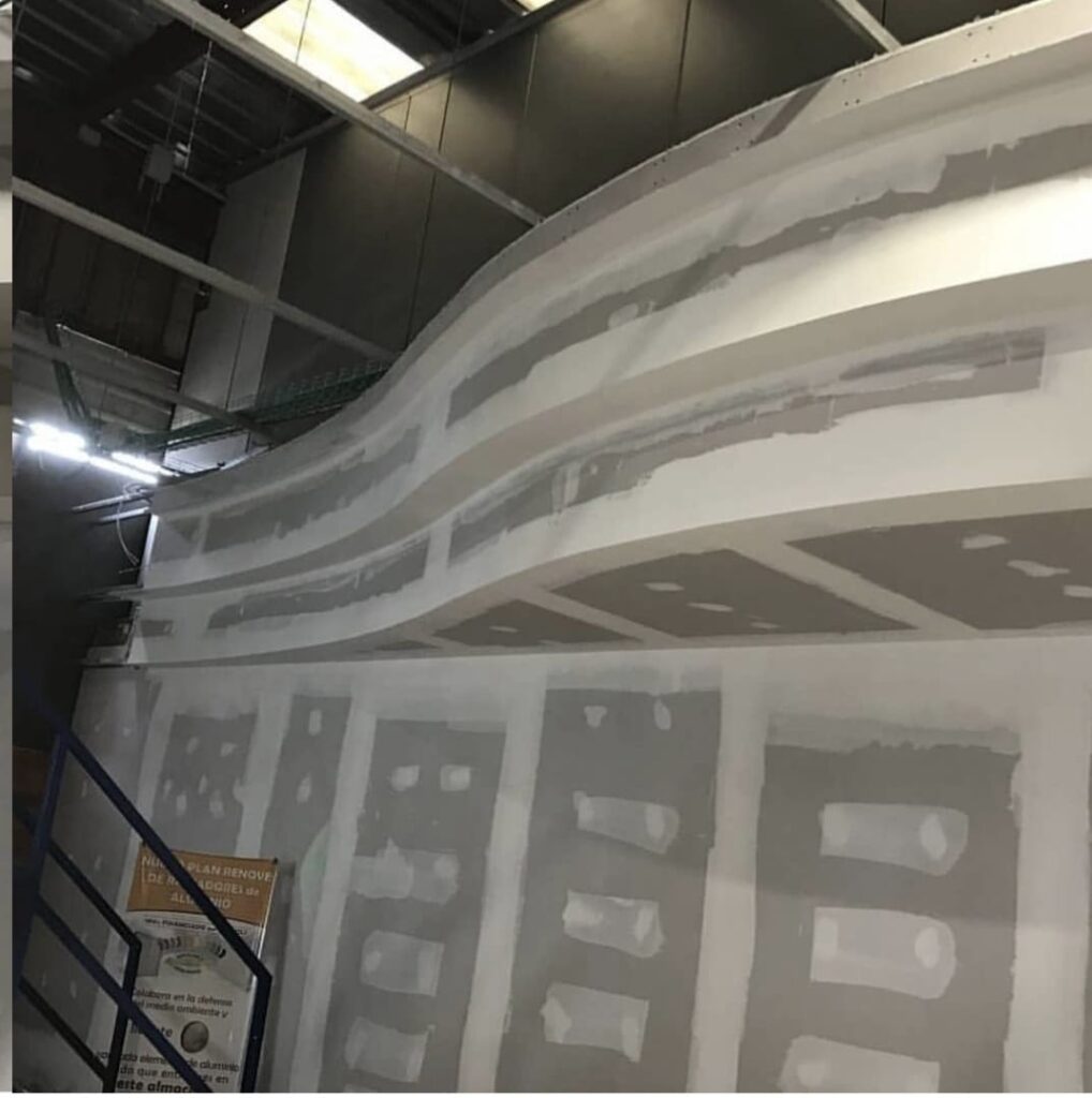 Reforma de espacios con pladur y pintura de calidad en A Coruña