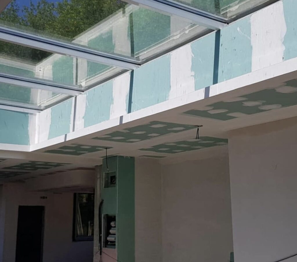 Reforma de espacios con pladur y pintura de calidad en A Coruña